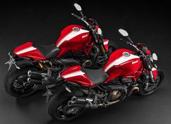 Ducati-Monster-821-Stripe-15--4.jpg