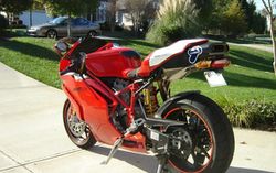 2006-Ducati-749R-Red-470-3.jpg