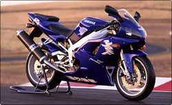 1998 Yamaha YZF-R1 on stand.jpg