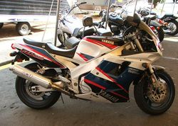 1995-Yamaha-FZR1000-WhiteRedBlue-6053-0.jpg