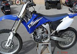 2006-Yamaha-YZ450F-Blue-1.jpg