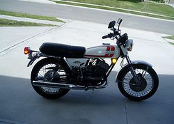 1975-Yamaha-RD200-WhiteRed-0.jpg