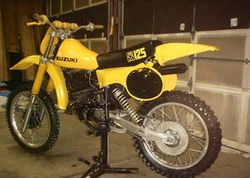 1979-Suzuki-RM125-Yellow-7866-4.jpg