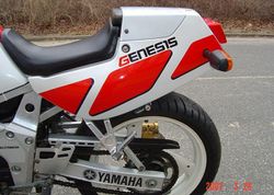 1988-Yamaha-FZR-400-White-4426-4.jpg