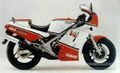 Yamaha-rd-500lc-1984-1987-2.jpg