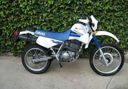 2000-Yamaha-XT350-White-4115-1.jpg