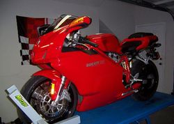 2005-Ducati-749-Red-7219-0.jpg