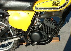 1976-Yamaha-YZ125-Yellow-7.jpg