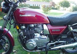 1982-Kawasaki-KZ1000J-Red-4.jpg