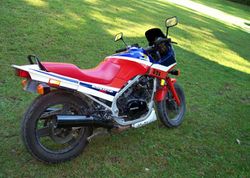 1986-Honda-VF500F-Red-1.jpg