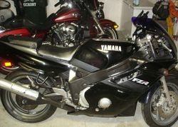 1991-Yamaha-FZR600-Black-4088-0.jpg