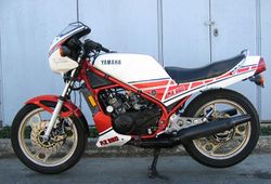 1985-Yamaha-RZ350-Red-5.jpg