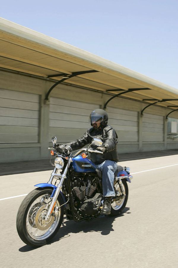 2007 Harley Davidson 1200 Roadster