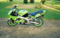 2002-Kawasaki-ZX600-J3-Green-2.jpg