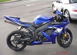 2005-Yamaha-YZF-R1-Blue-4729-3.jpg