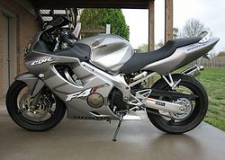 2005-Honda-CBR600F4I-Silver-1.jpg