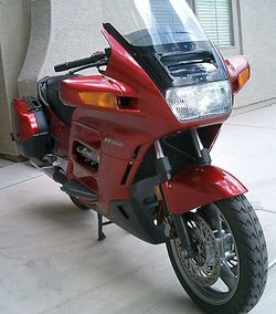 1992-Honda-ST1100-Red-3.jpg