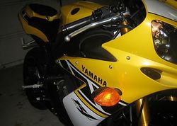 2006-Yamaha-YZF-R1-Yellow-LE-5.jpg