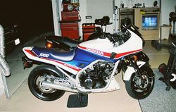 1984-Honda-VF1000F-WhiteBlue-0.jpg