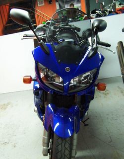 2003-Yamaha-FZ1-Blue-2.jpg