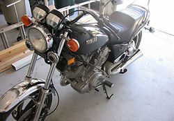 1981-Yamaha-XV750H-Black-3.jpg