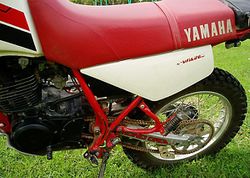1986-Yamaha-XT350-WhiteRed-4.jpg