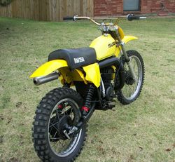 1976-Suzuki-RM250A-Yellow-7296-3.jpg