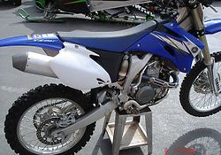 2006-Yamaha-YZ450F-Blue-2.jpg