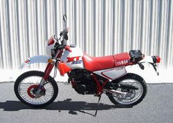 1987-Yamaha-XT350-White-Red-62-0.jpg