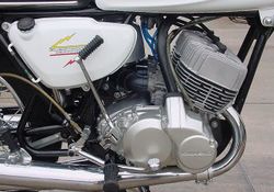 1969-Kawasaki-H1-White-7235-2.jpg