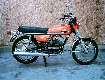 1975-Yamaha-RD350-Orange-2412-4.jpg