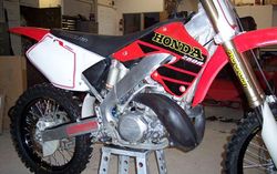 2001-Honda-CR250R-Red-5669-2.jpg