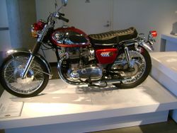 1967 Kawasaki W2SS.jpg