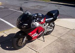 1998-Honda-CBR900RR-RedBlack-2.jpg