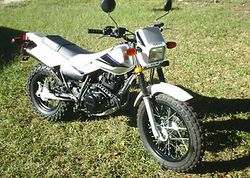 2004-Yamaha-TW200-Silver-0.jpg