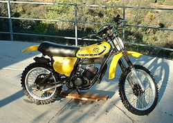 1976-Yamaha-YZ125-Yellow-1.jpg