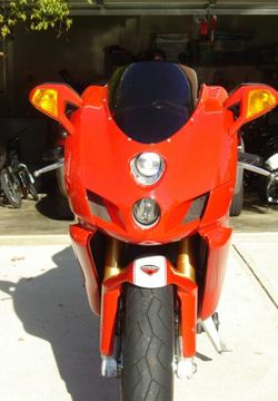 2006-Ducati-749R-Red-470-2.jpg