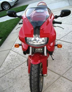 2001-Ducati-Supersport-900-Red-7729-1.jpg