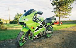 2002-Kawasaki-ZX600-J3-Green-0.jpg