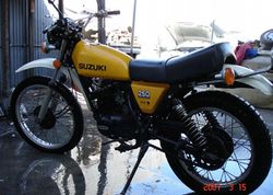 1977-Suzuki-TS250-Yellow-7426-0.jpg
