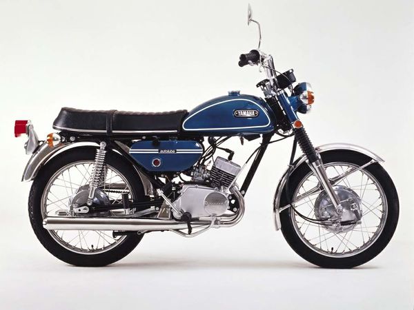 1972 Yamaha CS 200