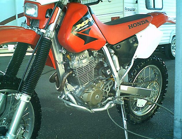 honda 400 xr. 631px-2003-Honda-XR400-Red