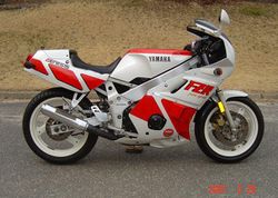 1988-Yamaha-FZR-400-White-4426-1.jpg
