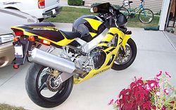 2001-Honda-CBR929RR-Yellow146-4.jpg