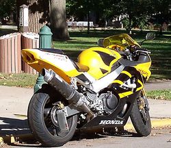 2000-Honda-CBR929RR-Yellow-1.jpg