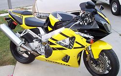 2001-Honda-CBR929RR-Yellow146-0.jpg