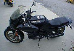 1996-Yamaha-XJ600S-Black-3.jpg