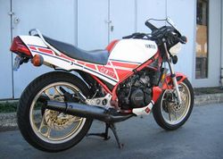1985-Yamaha-RZ350-Red-6.jpg