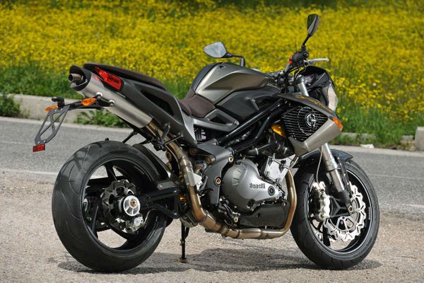 2010 Benelli TNT 899 Century Racers Limited Edition