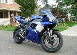 2002-Yamaha-YZF-R1-Blue-1.jpg